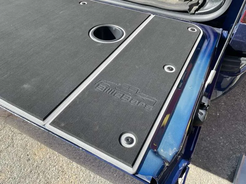 BillieBars Avalanche Tailgate Cover - 2007-Current